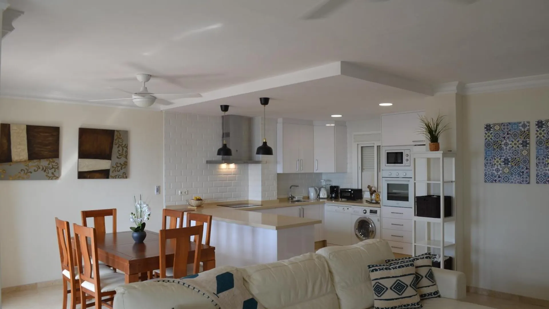 Apartment Estepona Beach 3Br Condo Frontline La Rada