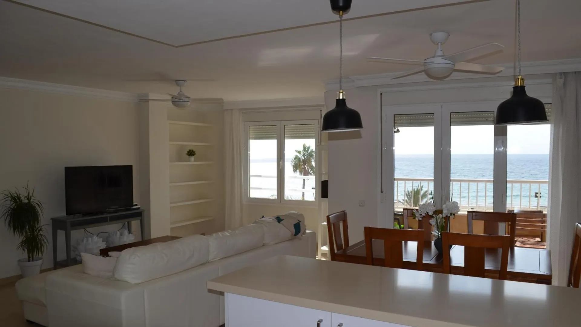 Apartment Estepona Beach 3Br Condo Frontline La Rada