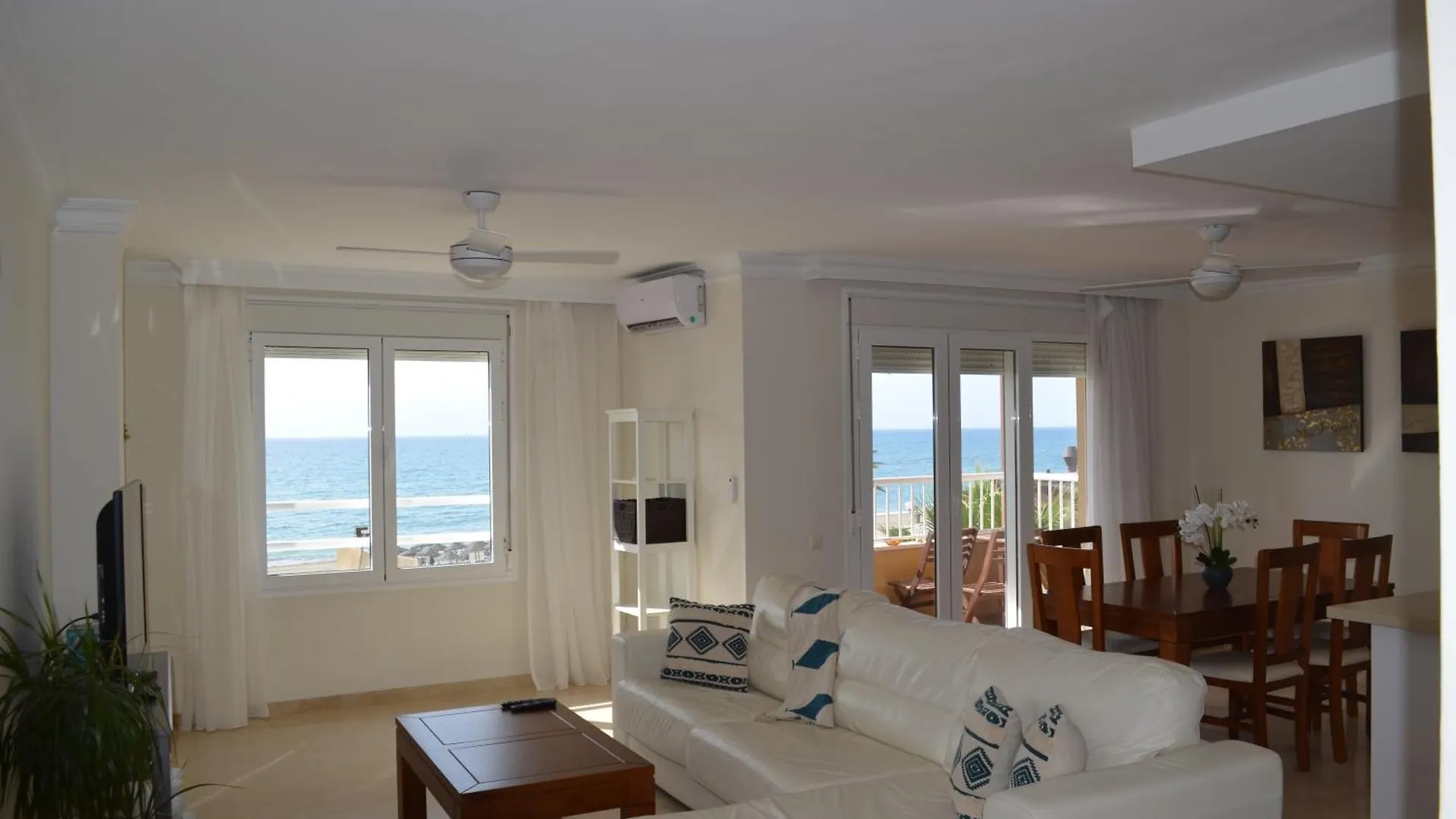Apartment Estepona Beach 3Br Condo Frontline La Rada Spain